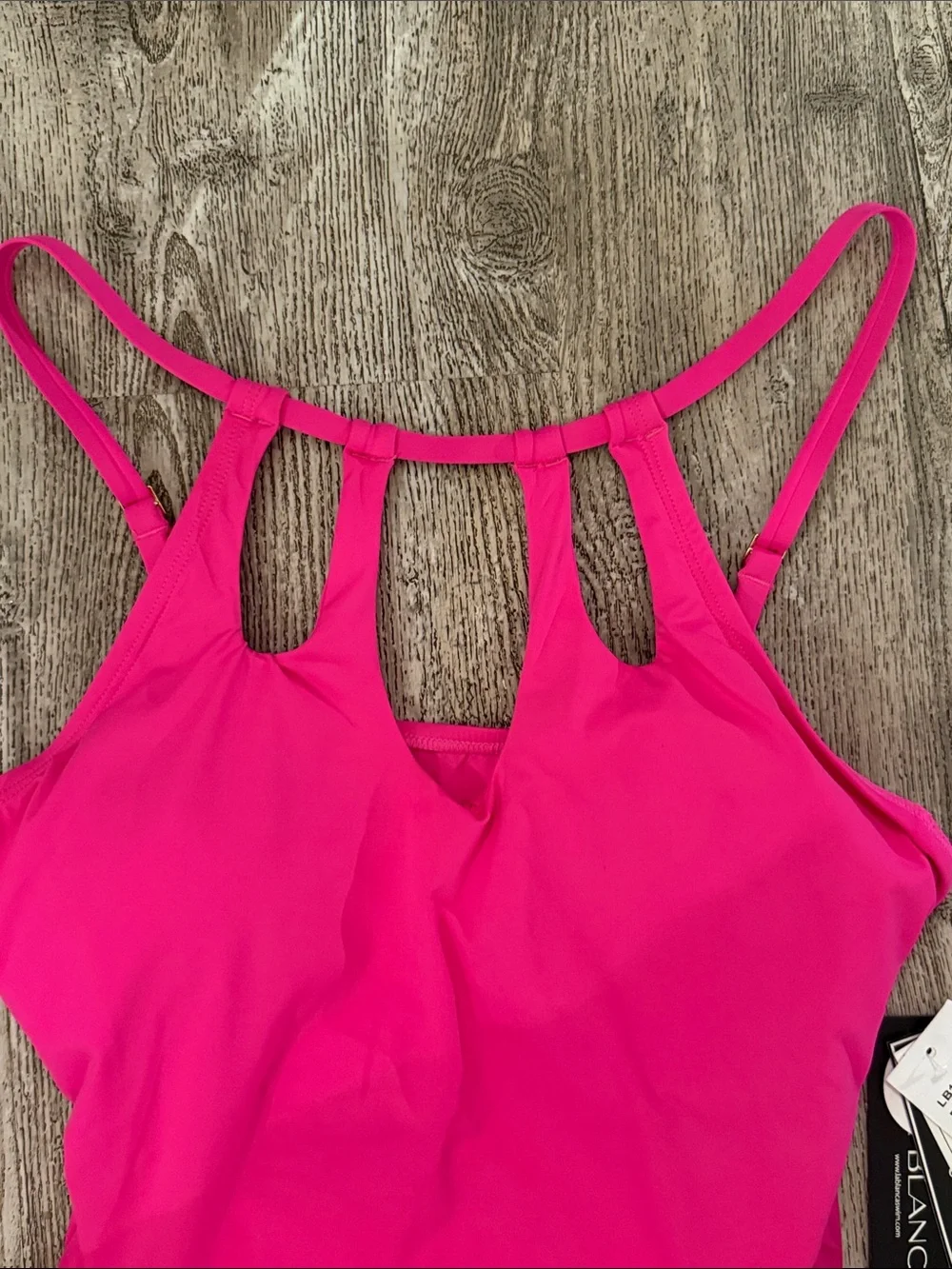 La Blanca vibrant hot